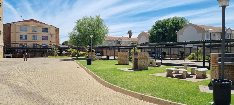 1 Bedroom Property for Sale in Kannoniers Park North West
